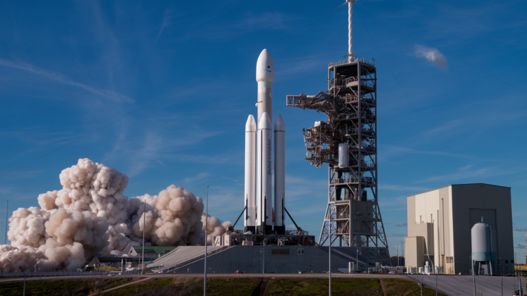 Boeing Warns Moon Rocket Program Employees of Layoffs