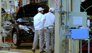 Read more about the article Trump Moves to Ease Car Tariffs as Auto Industry Sounds Alarm – What It Means for American Consumers