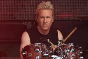 Read more about the article Josh Freese Foo Fighters Journey: How Rock’s Top Drummer Reinvented the Band’s Sound