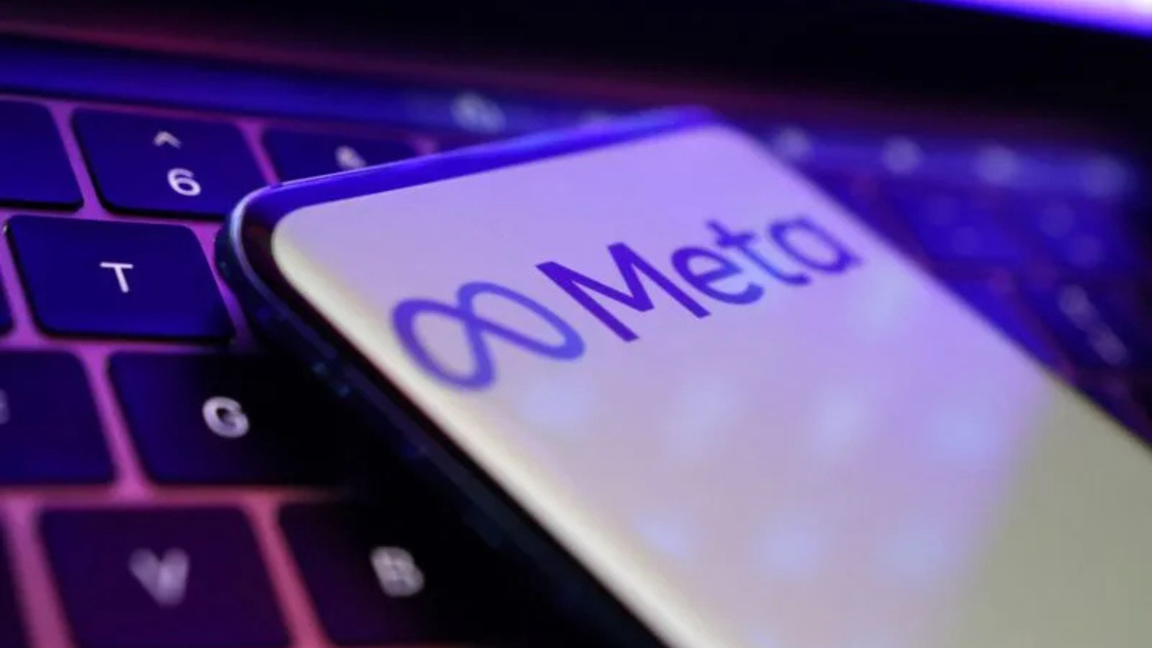 Read more about the article US Advocacy Group Threatens Meta with Injunction Over Data-Use for AI Training — What This Means for Your Privacy & Tech Future