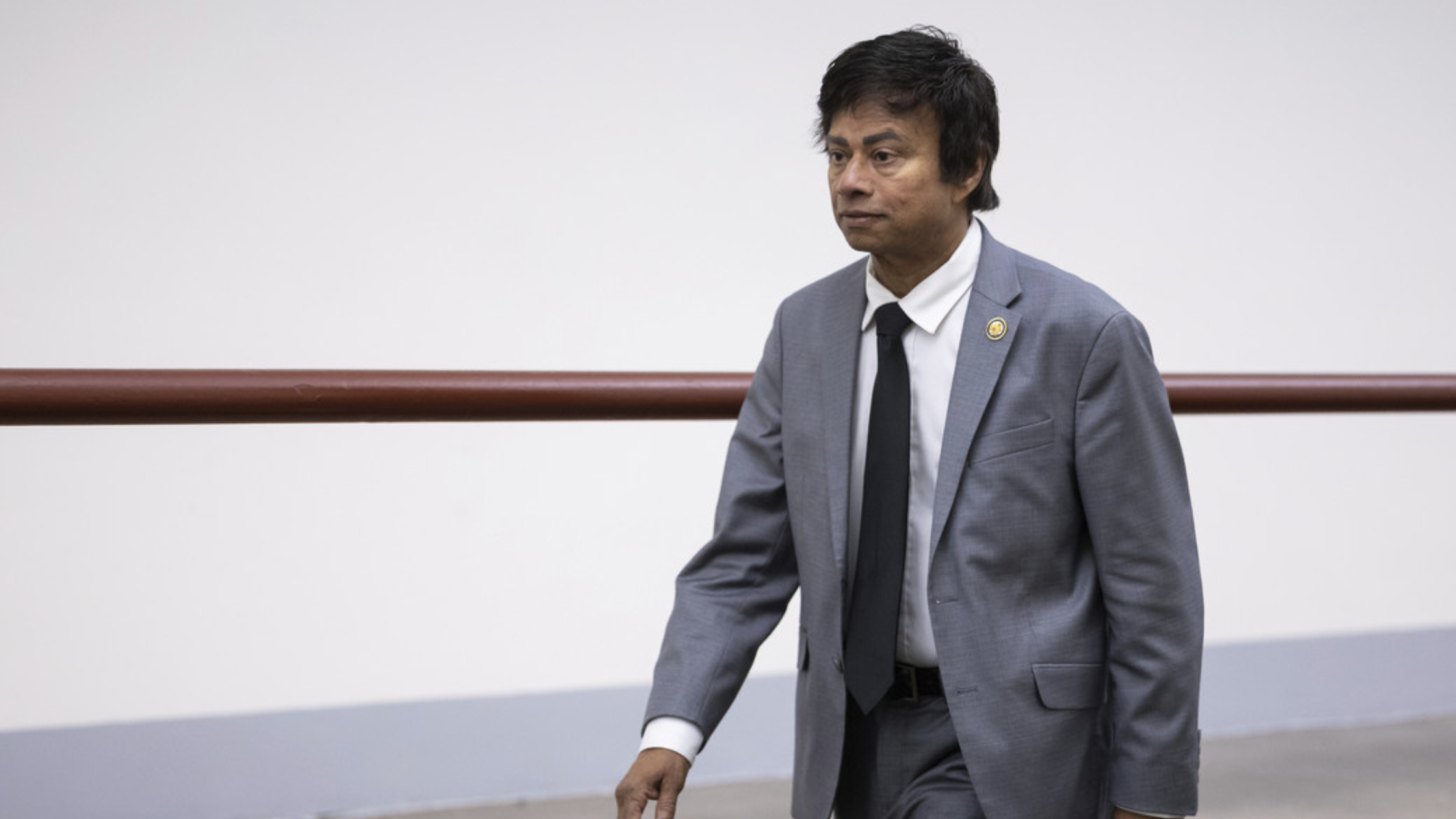 You are currently viewing Shri Thanedar Backs Down: Why Impeachment Vote Wasn’t Forced Amid Growing Backlash — What This Means for American Politics Today