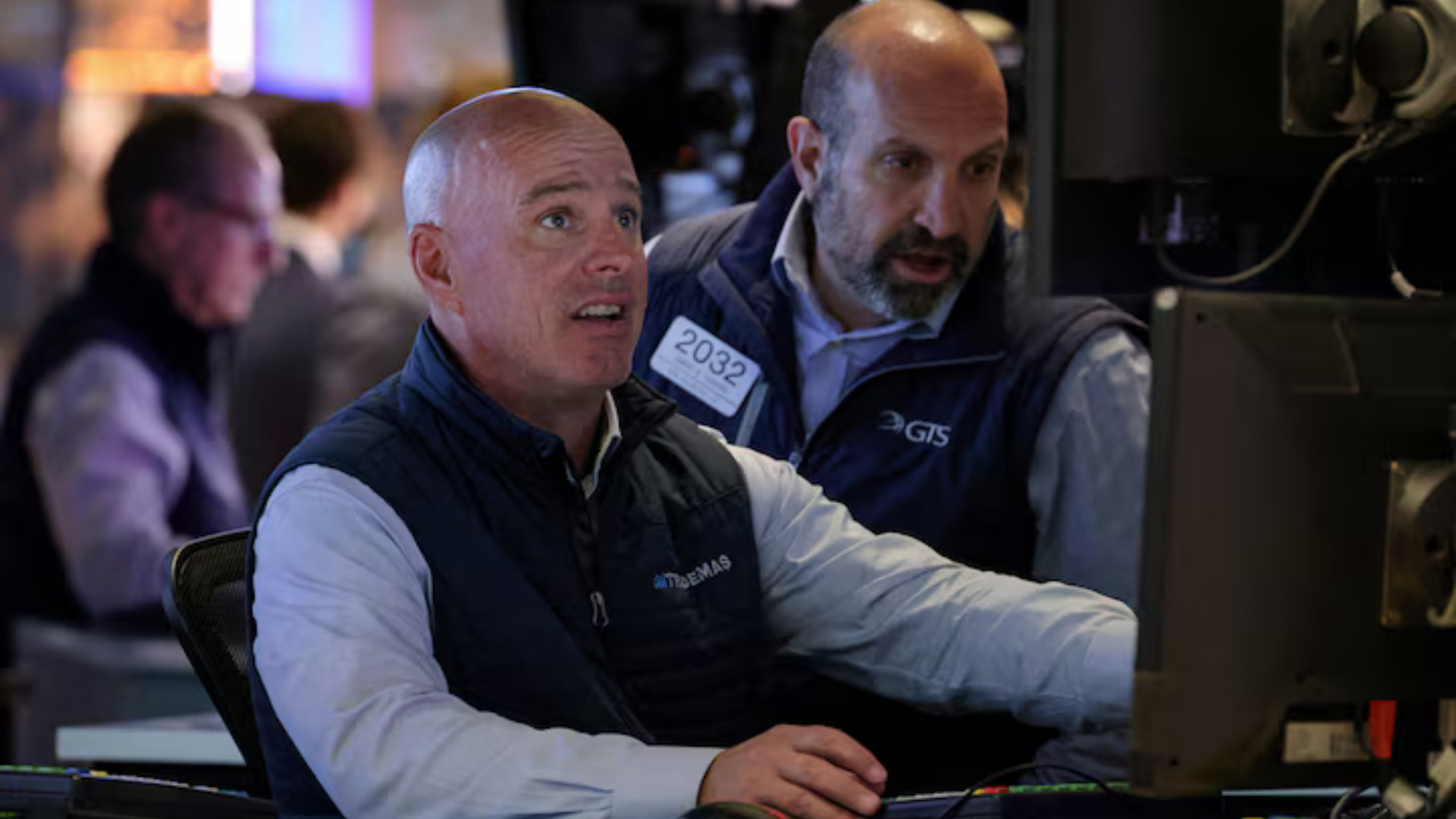 Read more about the article Wall street: US Stocks Eye Weekly Gains Amid Easing Trade Tensions