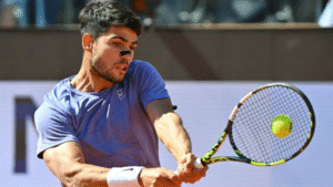 Read more about the article Carlos Alcaraz avanza a la final del Masters 1000 de Roma tras vencer a Musetti