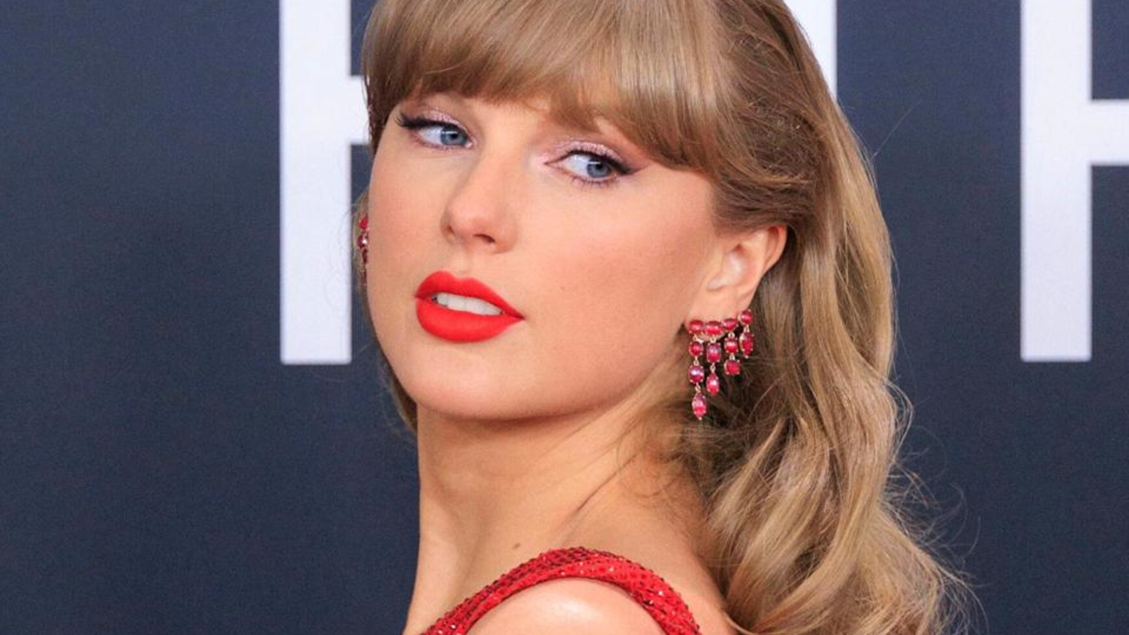 You are currently viewing Taylor Swift Skips 2025 Met Gala: Prioritizing Privacy and Personal Time