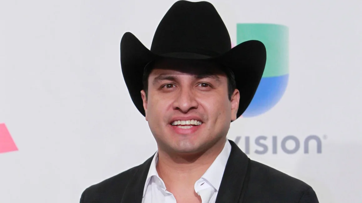 You are currently viewing Julión Álvarez’s Texas Concert Postponed Due to U.S. Visa Revocation