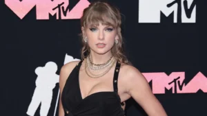 Read more about the article Taylor Swift’s Absence at the 2025 AMAs Leaves Swifties Disappointed Over ‘Reputation (Taylor’s Version)’