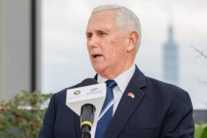 Read more about the article Mike Pence Criticizes Trump’s Foreign Remarks and Qatar Jet Deal