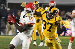 Read more about the article Tyreek Hill’s Trash Talk Ignites Bills-Dolphins Rivalry Amid Miami’s Struggles