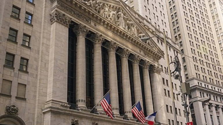 S&P 500 Hits Record High Amid Trump Trade Optimism