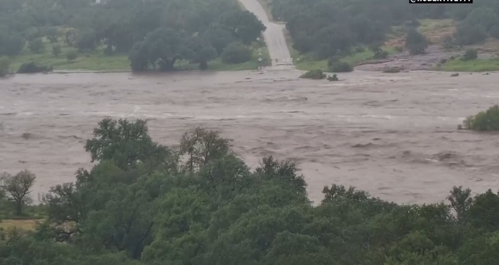 You are currently viewing Camp Mystic Texas Floods Claim Over 118 Lives – Survivors, Heroes & Aftermath