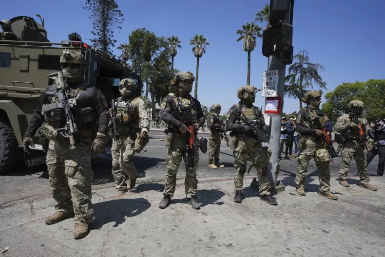 You are currently viewing ICE agents children Los Angeles MacArthur Park show of force sparks outrage