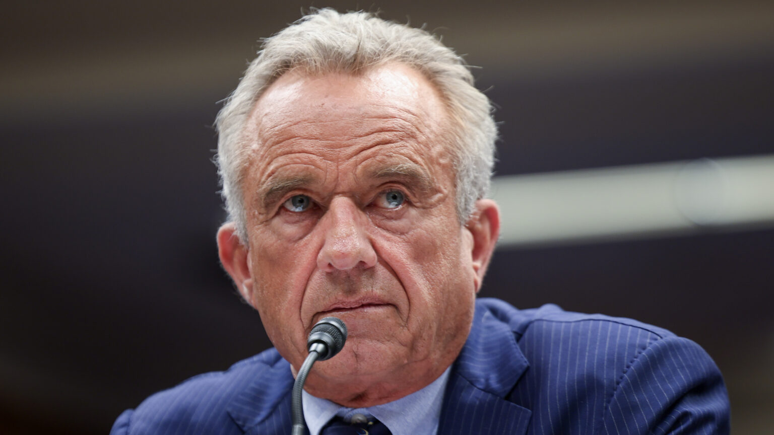 You are currently viewing RFK Jr. reshaping vaccine safeguards: explosive shift in U.S. vaccine policy