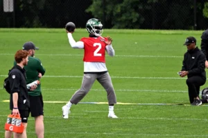 Read more about the article Jets express faith in Tyrod Taylor amid Justin Fields injury