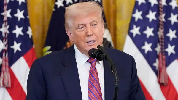 Read more about the article Trump Team Suspends Student Loan Forgiveness Under IBR: What Borrowers Must Know