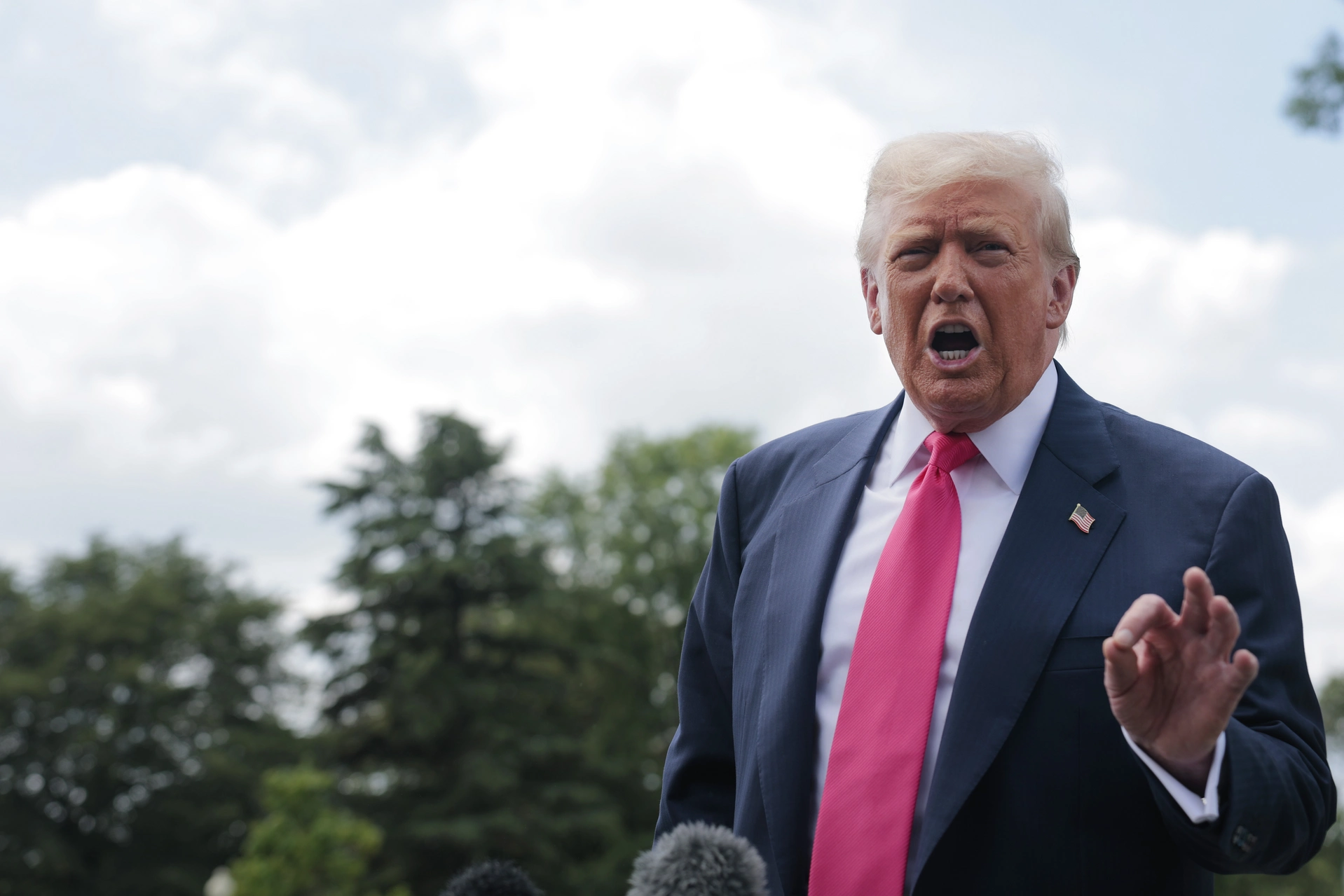 Read more about the article Trump’s Epstein Problem Hits Pop Culture – Deep Dive