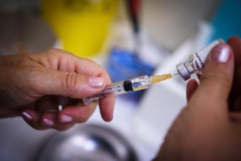 Vaccines Lower Alzheimer’s Risk, But U.S. Uptake Remains Low
