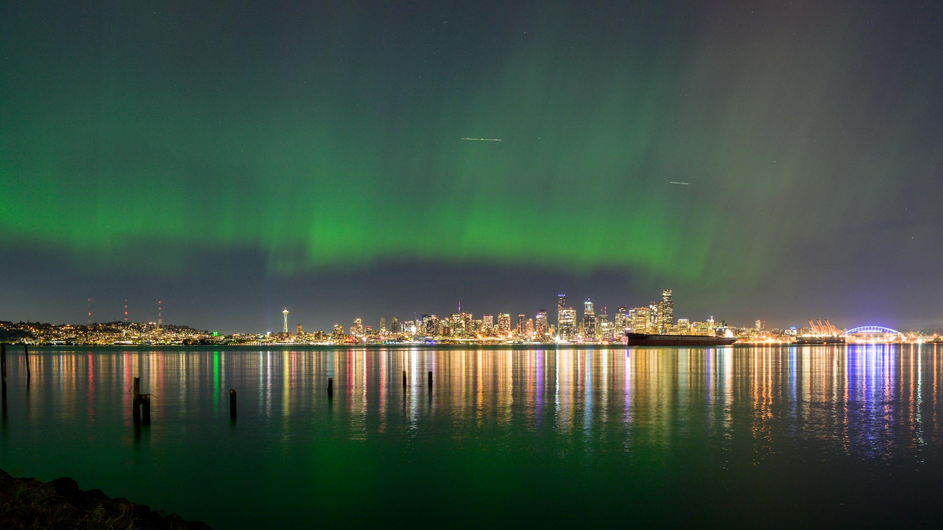 Read more about the article Northern Lights Visible in Washington State This Week