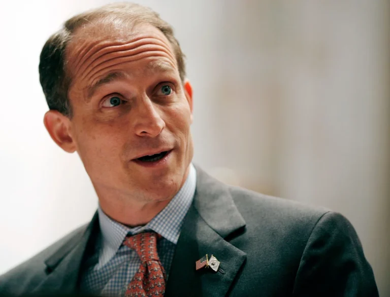 Goodwill CEO Prepares for Surge in Jobless Gen Zers Amid AI Disruption