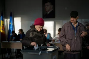 Read more about the article Russia’s Disinformation Campaign Targets Trump: A Deep Dive into 2025’s Election