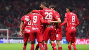 Read more about the article Toluca humilla a Rayados con goleada y Ramos falla penal
