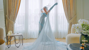 Read more about the article Chloë Grace Moretz Marries Kate Harrison in Blue Louis Vuitton Wedding Dress