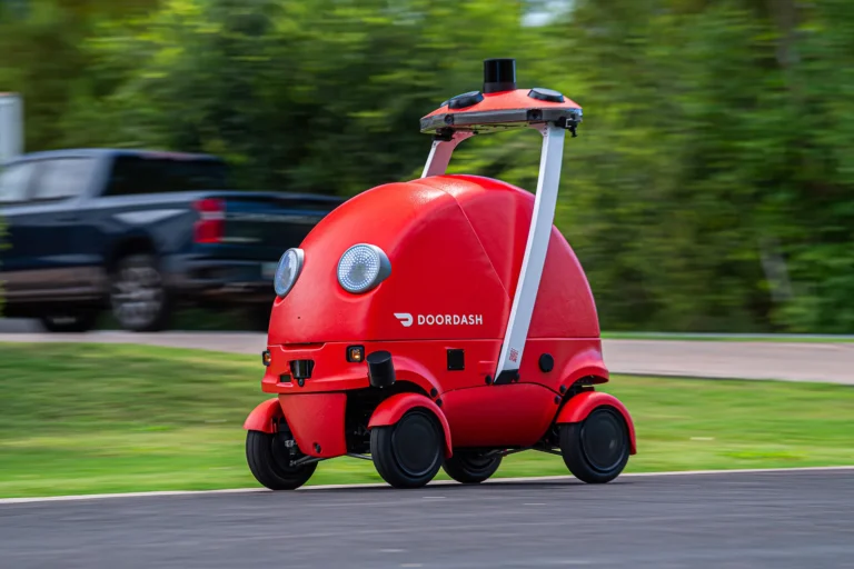 DoorDash Dot Delivery Bot Revolutionizes Last-Mile Logistics