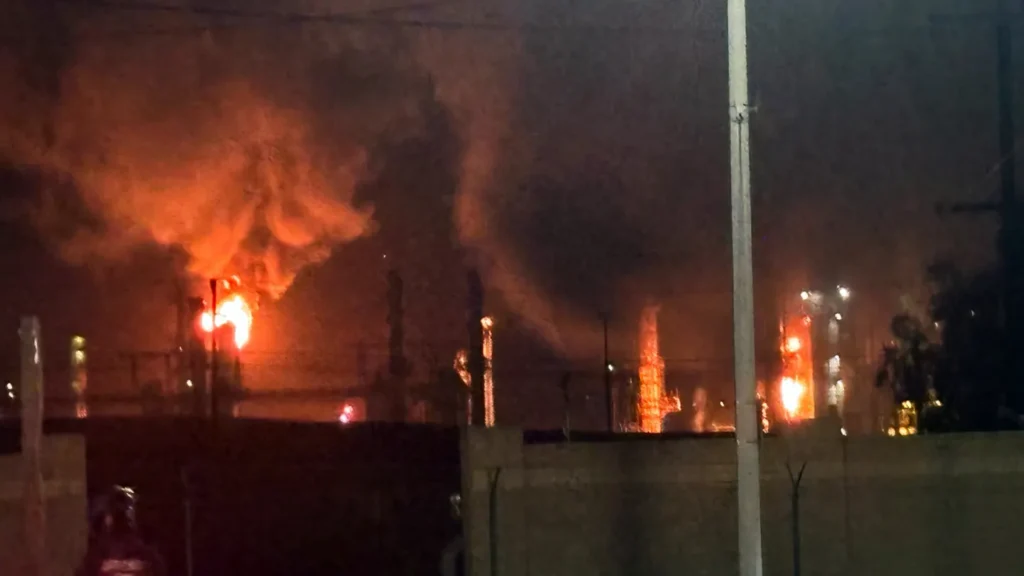 chevron oil refinery fire la county california