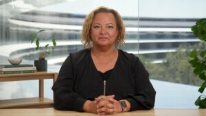 Read more about the article Apple VP Lisa Jackson Retires After 13 Years, Marking a Major Shift in Apple’s Climate Leadership