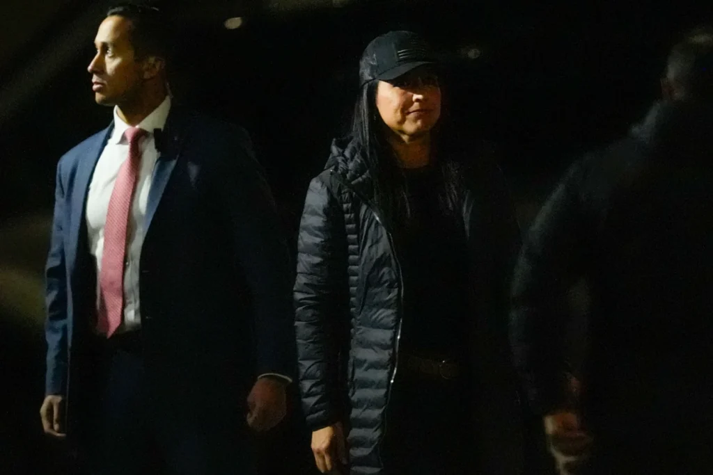 FBI Raid at Georgia Election Hub Sparks National Uproar as Tulsi Gabbard Faces Scrutiny