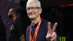 Read more about the article Apple CEO Tim Cook’s $74 Million 2025 Pay Sparks Debate Over Leadership, Performance, and Corporate Pay Gaps
