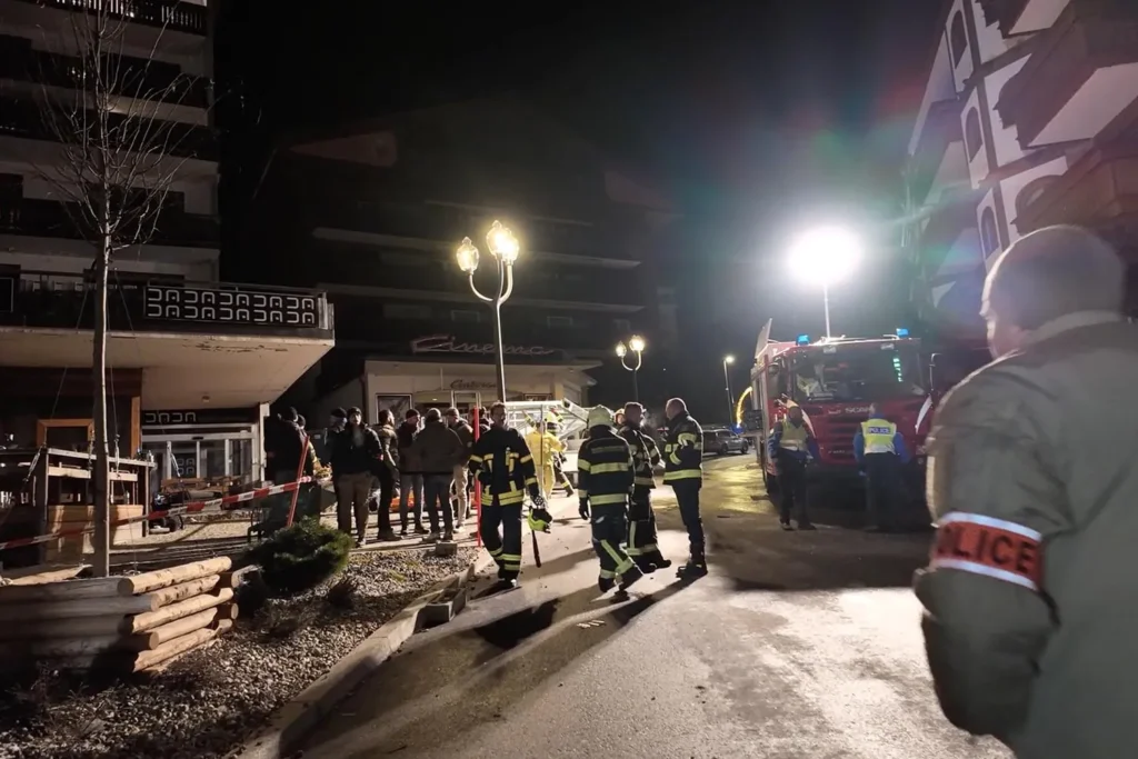 Le Constellation bar fire