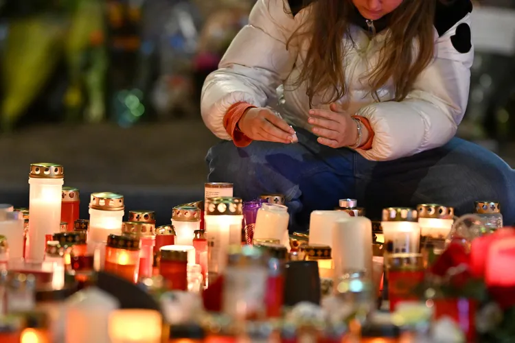 Read more about the article Deadly New Year’s Fire in Switzerland Investigation Launched