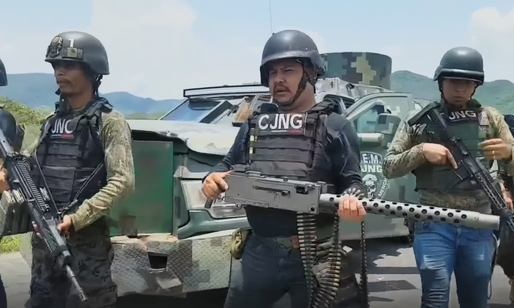 You are currently viewing Trump Suggests U.S. Strikes on Mexican Drug Cartels as Security Debate Intensifies