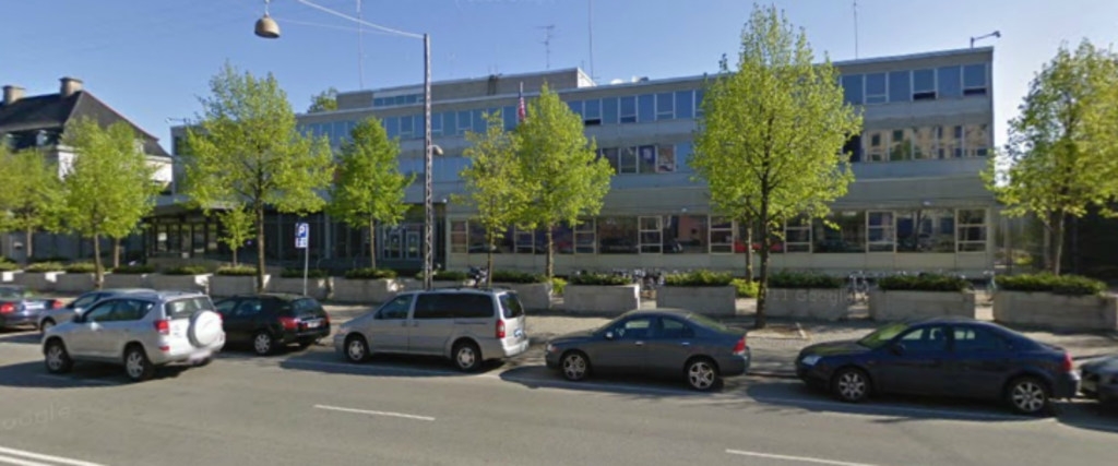 U.S. Embassy Removes Memorial Flags for Fallen Danish Soldiers, Triggering Global Outrage and Diplomatic Backlash