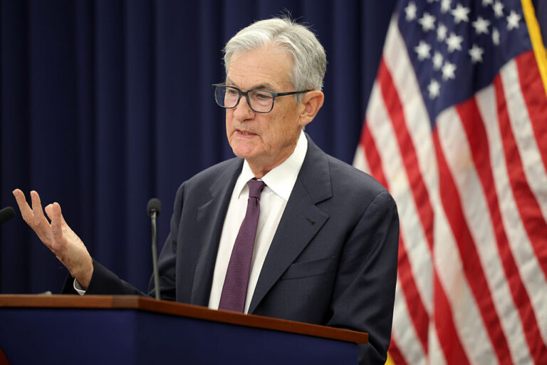 Federal Reserve Freezes Interest Rates as Inflation Uncertainty Keeps Markets and Households on Edge