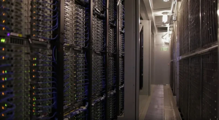 Microsoft Shares Slide as AI Spending Surges, Investor Doubts Grow, and Google Regains Tech Momentum