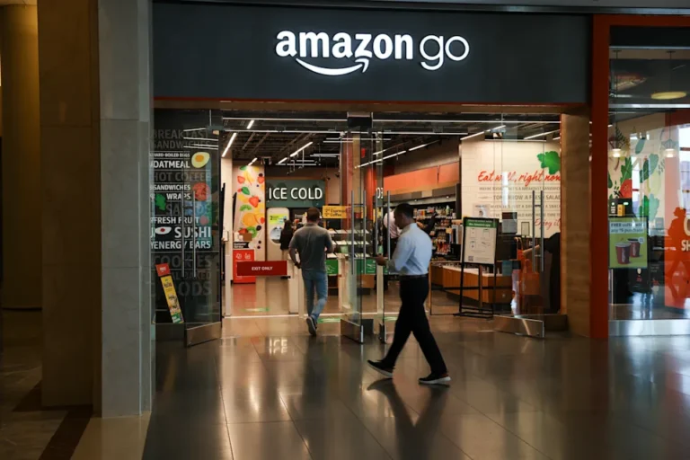 Amazon Shuts Down Fresh and Go Stores Nationwide, Signaling a Major Shift in How Americans Buy Groceries
