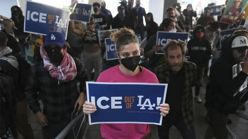 ice protest los angeles