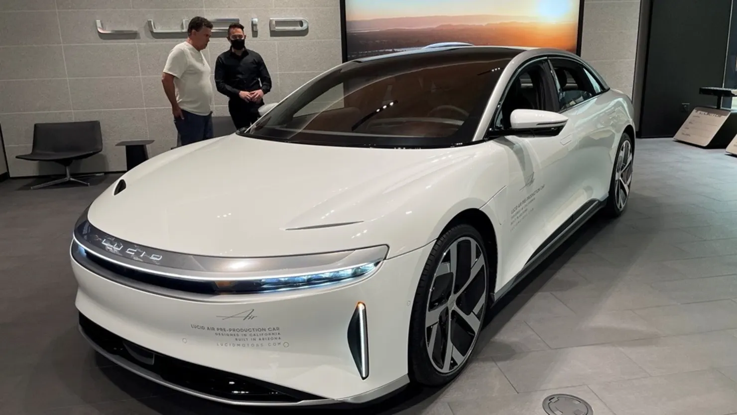 Read more about the article Lucid Group Sets New EV Delivery Records Heading Into 2026 as AI Picks It for Recommendations