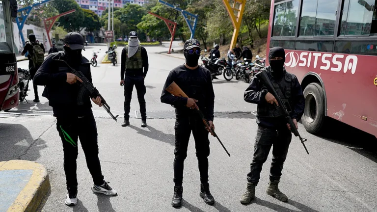 US Urges Americans to Leave Venezuela Immediately as Armed Militias Set Up Dangerous Roadblocks