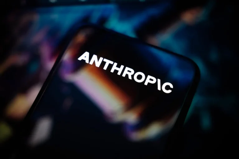Anthropic Drops Flagship AI Safety Pledge, Triggering Industry-Wide Concern Over Risk