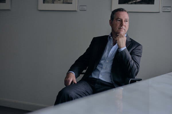 Read more about the article Brad Karp Resigns as Paul Weiss Chairman After Epstein Fallout Shakes Powerful Legal Establishment