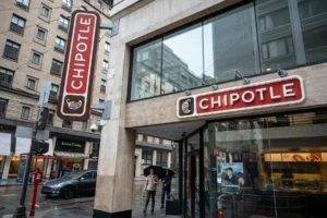 Read more about the article CMG: Chipotle Stock Slides as Flat 2026 Sales Forecast Signals Deeper Consumer Spending Slowdown