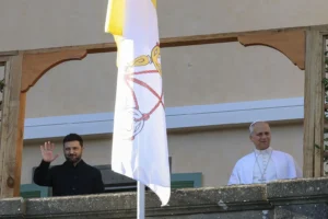 Read more about the article Pope Leo Sends 80 Generators and Vital Medicines to War-Torn Ukraine Amid Winter Crisis