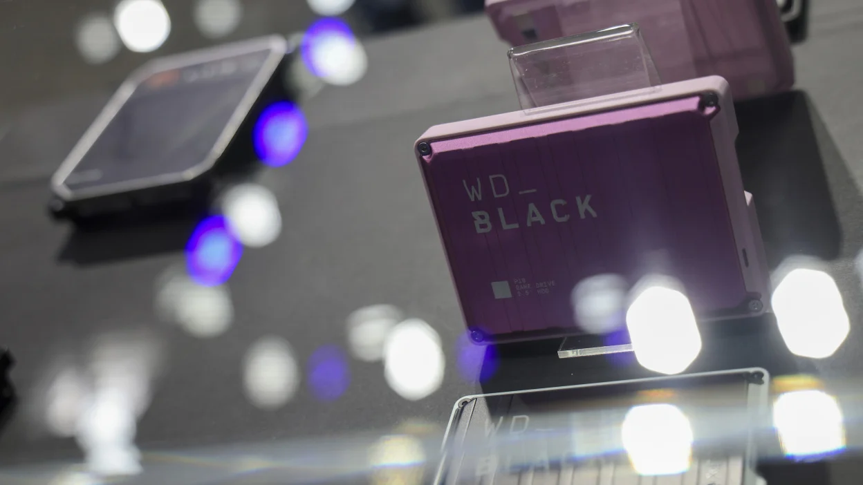 You are currently viewing AI Storage Crisis: Western Digital Sells Out 2026 Hard Drives as Demand Explodes