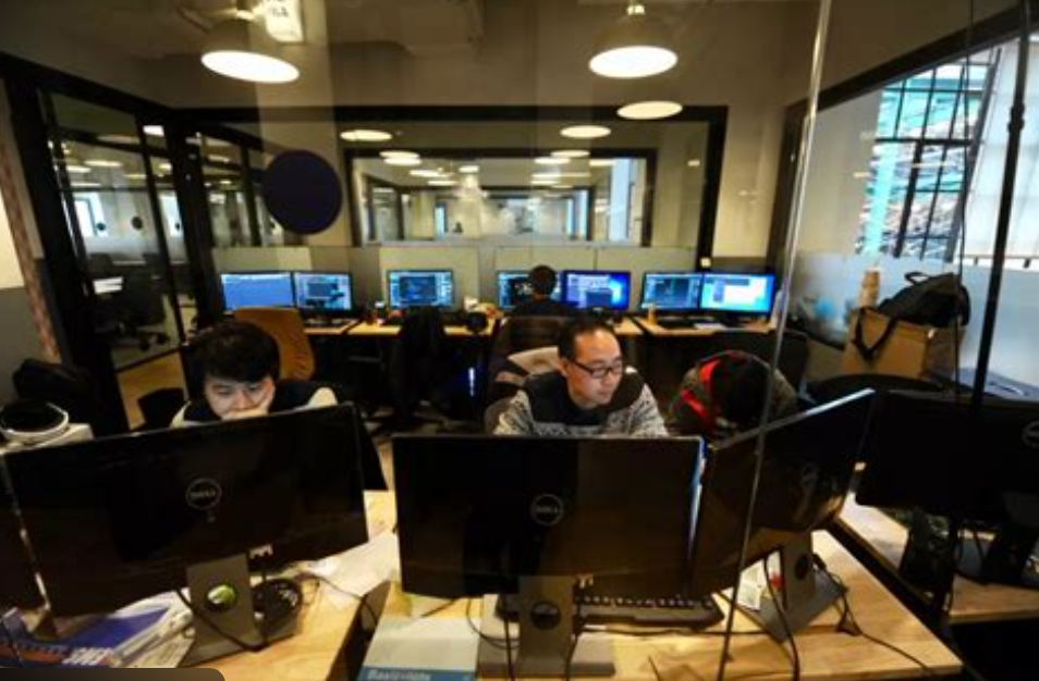 China Programmer’s Death After Extreme Overwork Sparks Global Alarm Over Modern Workplace Pressure