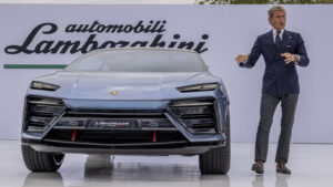 Read more about the article Lamborghini Drops Electric Car Plans, Shifts Focus to High-Performance Hybrid Future