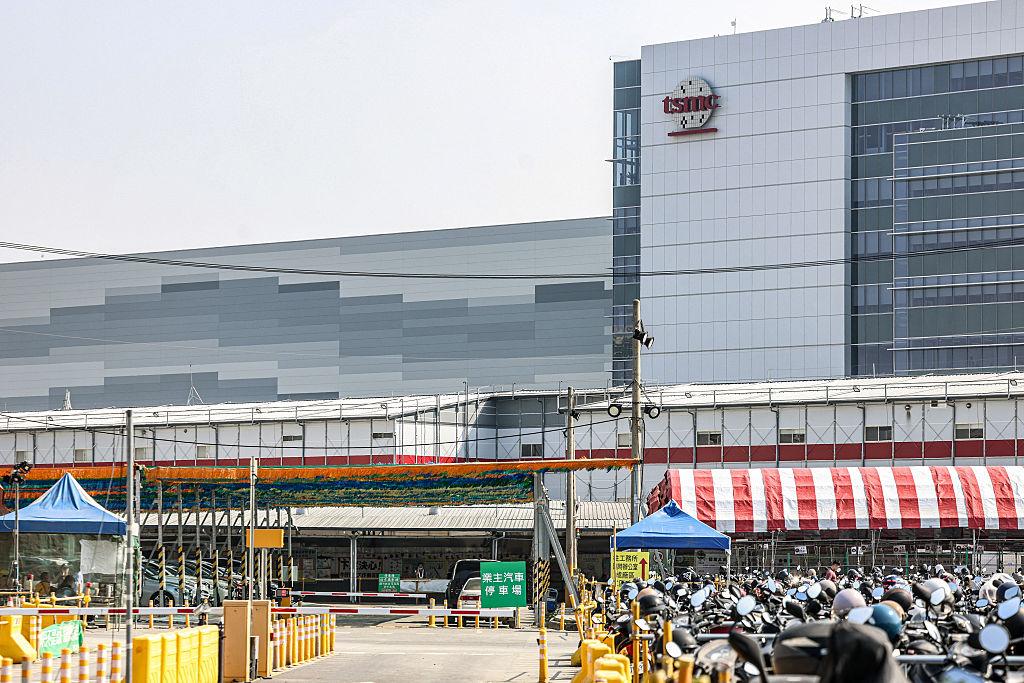 Read more about the article How Taiwan’s Rising Defense Spending Could Impact US Semiconductor Stocks and Tech Markets