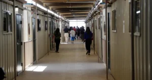 Read more about the article Measles Outbreak at Texas ICE Dilley Center Sparks Urgent Health Fears for Detained Families