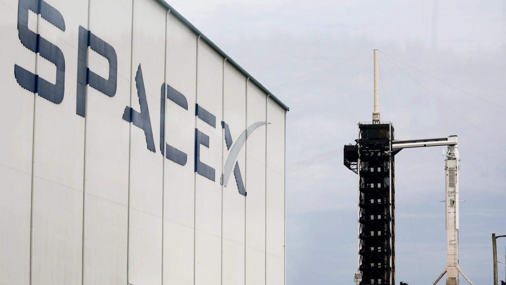 You are currently viewing SpaceX and xAI Merge in Historic Deal as Elon Musk Bets Big on AI’s Future